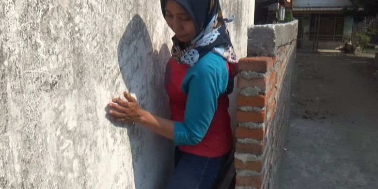 Tetangga Siap Bongkar Tembok Yang Tutupi Rumah Di Jombang Ini Syaratnya Halaman All Kompas Com
