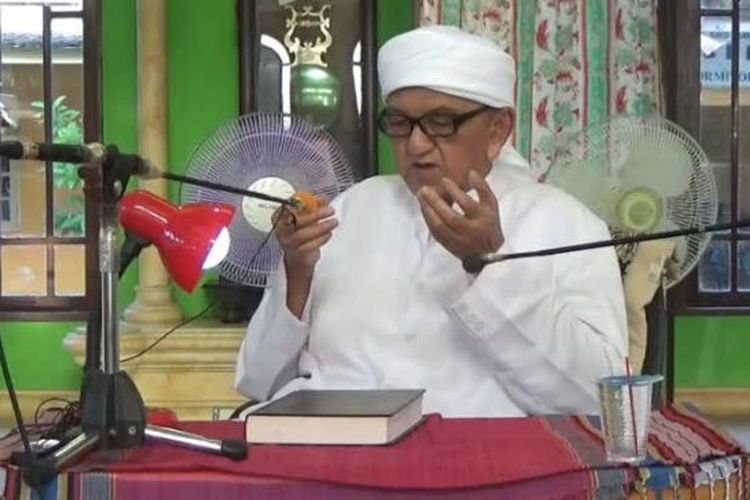 Pengasuh sekaligus pimpinan Pondok Pesantren (Ponpes) Ibnul Amin, KH Muchtar HS bin H Salaman tutup usia. 