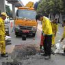 Dinas Bina Marga DKI Perbaiki Jalan Rasuna Said yang Berlubang akibat Pembangunan Jalur LRT