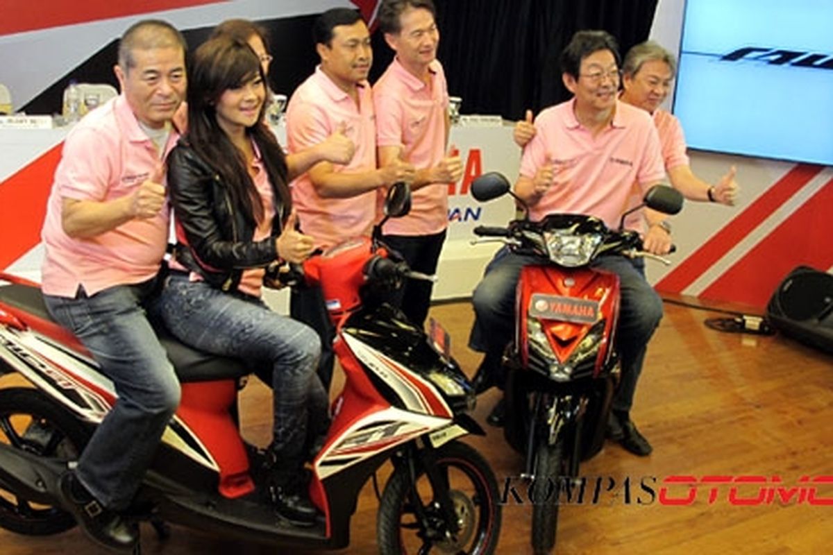 Nuansa pink mewarnai peluncuran Mio GT, seluruh direksi Yamaha Indonesia mengenakan kaos senada untuk merayakan hari Valentine.