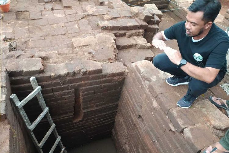 Penampakan sumur kuno yang menjadi bagian dari candi di Situs Mbah Blawu, Kabupaten Jombang, Jawa Timur.