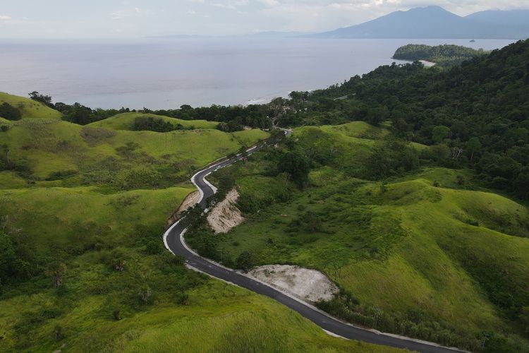 Bukit Teletubbies di kawasan Tanjung Pulisan, Destinasi Super Prioritas Likupang. 