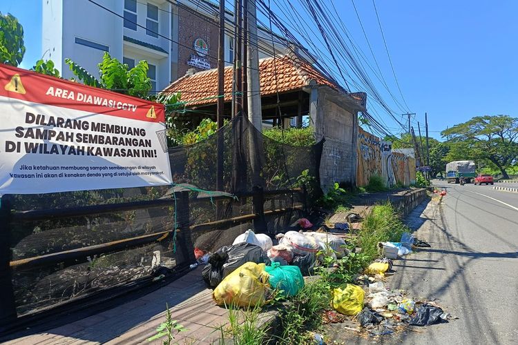 2 Minggu TPA Suwung Tolak Sampah Organik, Sampah Liar Berserakan di Bali