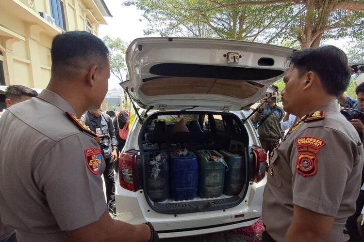 Beli Pertalite Pakai Barcode Orang Lain untuk Dijual Lagi, 2 Pria di Kendari Ditangkap