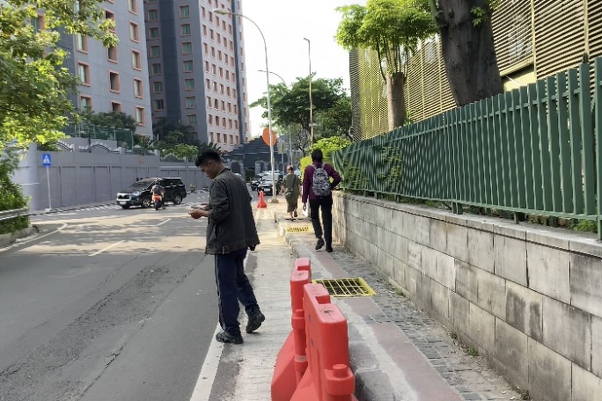 Trotoar di Belakang Grand Indonesia Dipangkas, Bina Marga: Pelebaran Jalan Sementara