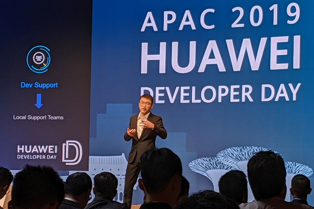 Li Guoliang, Developer Technical Support Director Huawei Consumer Cloud Service APAC, saat berbicara dalam Huawei Developer Day di Singapura, Rabu (13/11/2019). 