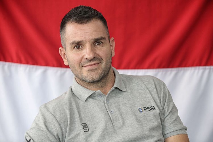 Wawancara pelatih asal Skotlandia, Simon McMenemy, di Kantor PSSI, Jakarta, Kamis (31/1/2019). Simon didapuk menjadi pelatih tim nasional Indonesia, salah satu target yang diberikan PSSI adalah membawa timnas Indonesia menjadi juara di Piala AFF 2020.