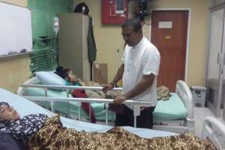 Warga Tambon Baroh yang diduga keracunan amonia di rawat di Rumah Sakit PT Arun, Lhokseumawe, Sabtu (13/11/2016) malam