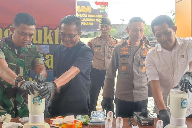 Polresta Pangkalpinang memusnahkan barang bukti sabu seberat 3.949,83 gram di Pangkalpinang, Rabu (10/1/2024).