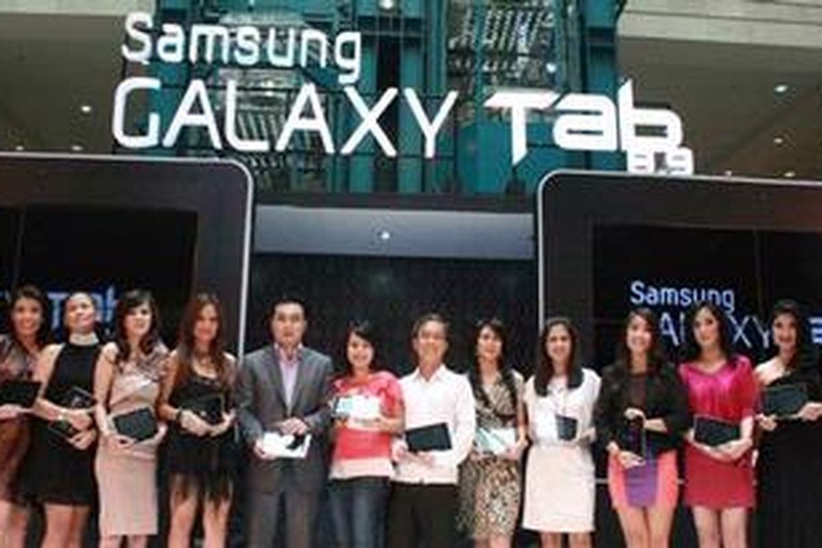 Galaxy Tab 8.9, tablet teranyar dari Samsung menyasar segmen perempuan aktif yang mobile.