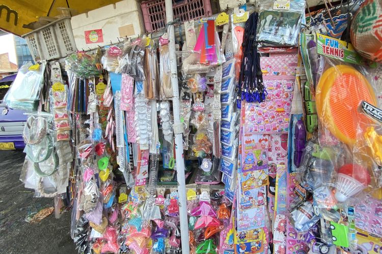 Pedagang Mainan Keliling Jadi Last Mile Retailer di Kota, Ekonom Sebut Perannya Penting tapi Rentan