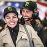 Nikita Mirzani Pamer Kemesraan dengan Mantan Pembalap Motogp, John Hopkins dan Bahas Soal Cinta 