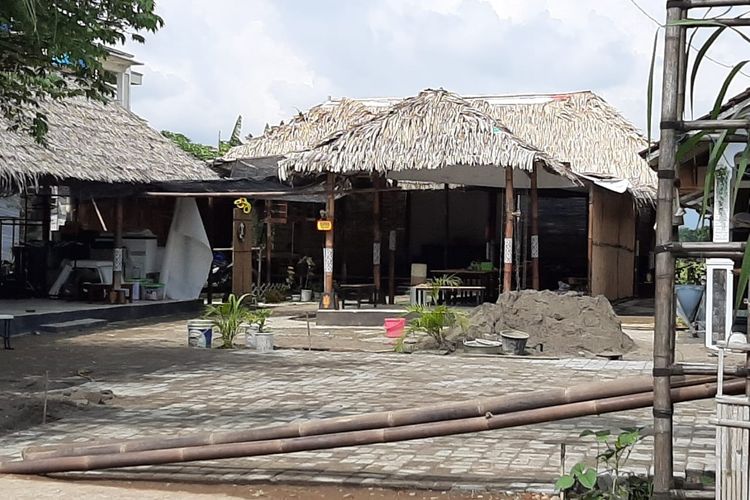 Rumah kontrakan Raja Keraton Agung Sejagat Toto Santoso (sebelumnya Totok) di RT 05/RW 04 Dusun Berjo Kulon, Desa Sidoluhur, Kecamatan Godean, Kabupaten Sleman, digeledah polisi, Rabu (15/1/2020).