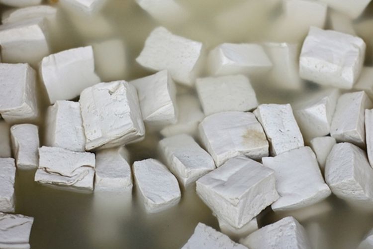 Ilustrasi air tahu yang bisa diolah menjadi pupuk