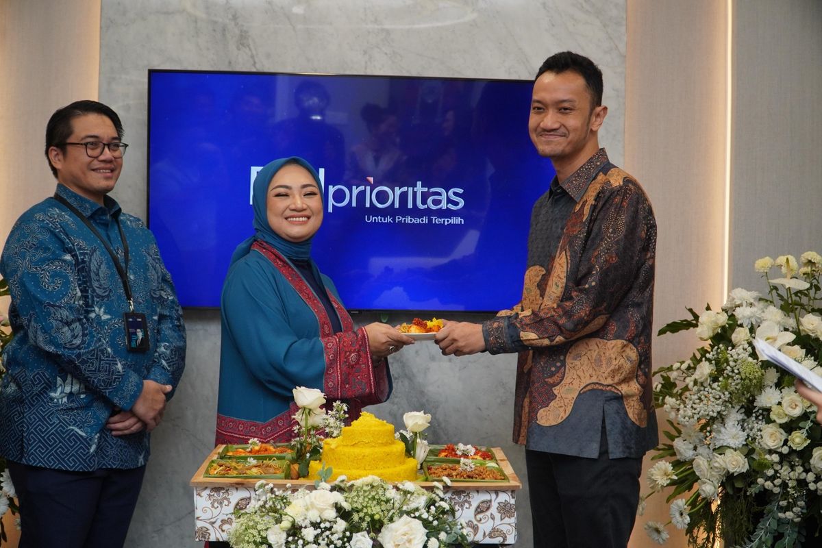 Sentra Layanan BRI Prioritas Cirebon merupakan wujud apresiasi BRI dalam meningkatkan layanan eksklusif kepada nasabah.