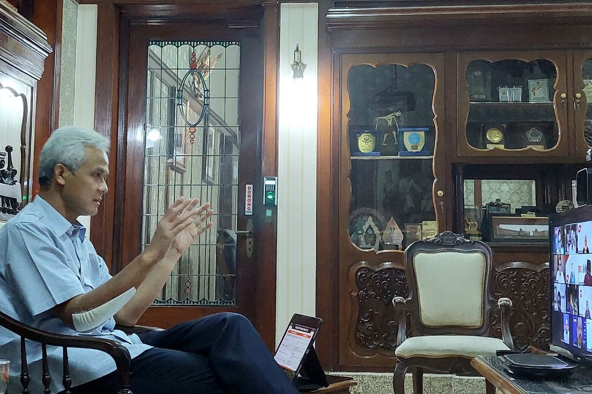 Gubernur Jawa Tengah Ganjar Pranowo saat berdiskusi secara daring dengan Forum Pemred, Kamis (18/2/2022) malam.