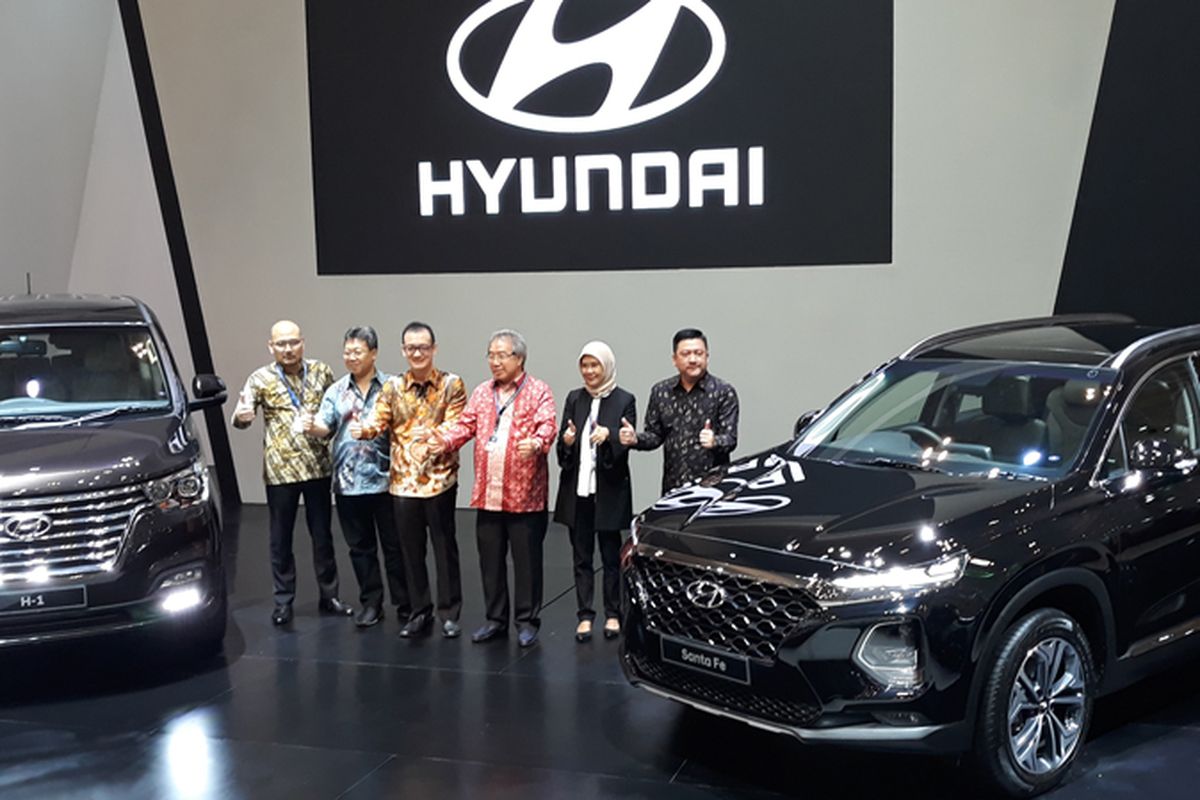 Hyundai Santa Fe dan H-1 meluncur di GIIAS 2018