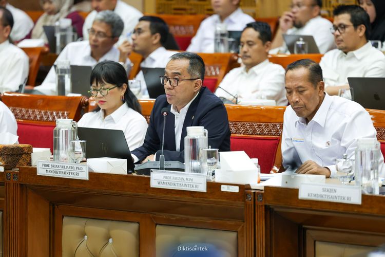 Dapat Tambahan Anggaran untuk KIP Kuliah, Pagu Anggaran Kemendikti Jadi Rp 66,4 Triliun di 2027