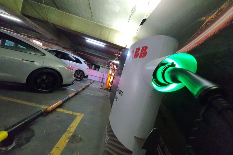 Casion sebagai charging station operator berkomitmen untuk menyediakan EV charging station di berbagai lokasi strategis. 
