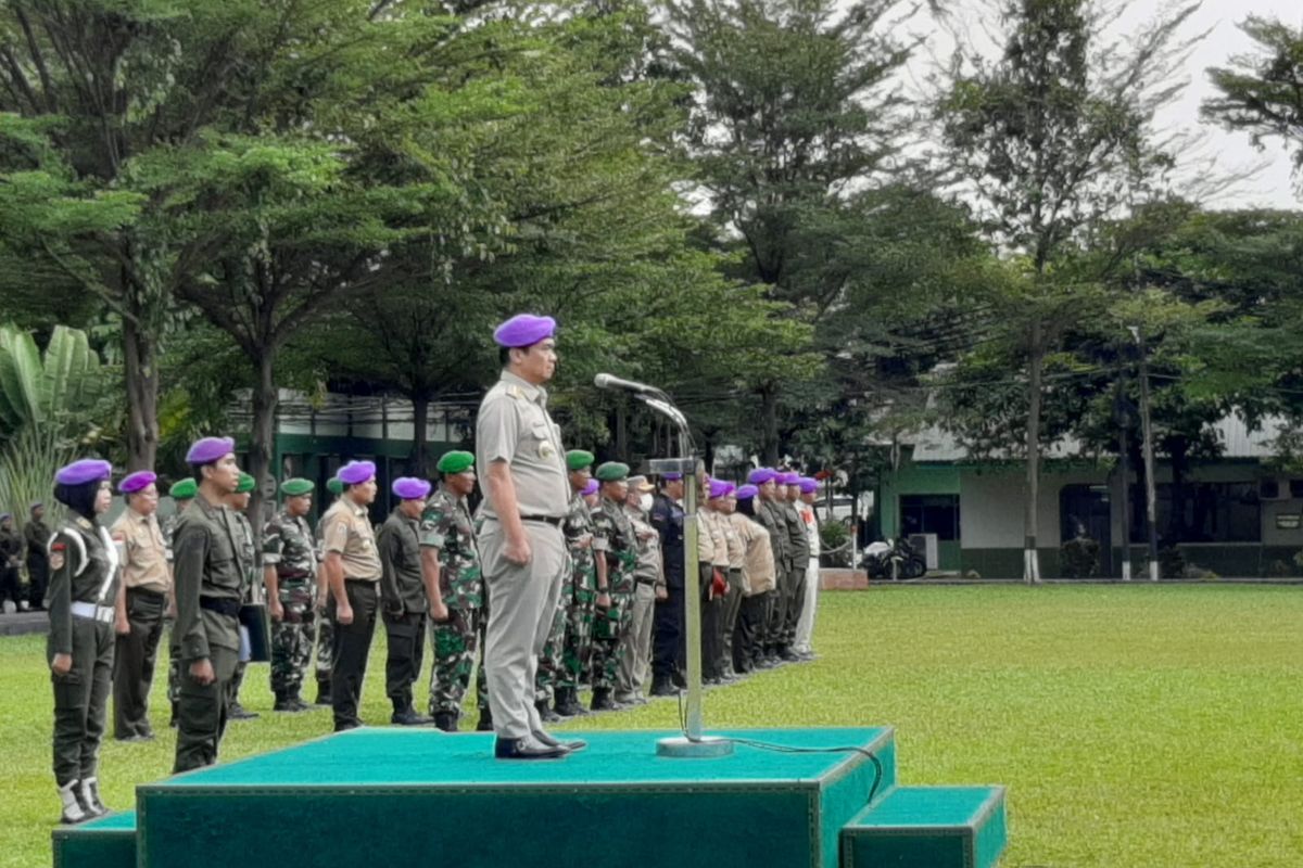 Wakil Gubernur DKI Jakarta Ahmad Riza Patria Menjadi Inspektur Upacara Pendidikan Dasar (Diksar) Resimen Mahasiswa Jayakarta di Resimen Induk Kodam Jayakarta, Condet Jakarta Timur, Senin (12/9/2022)