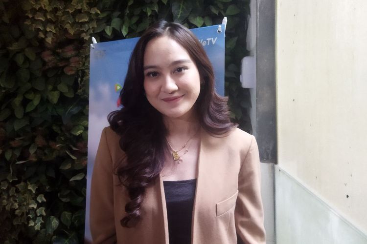 Artis peran Salshabilla Adriani saat ditemui di kawasan Lebak Bulus, Jakarta Selatan pada Selasa (10/1/2023).
