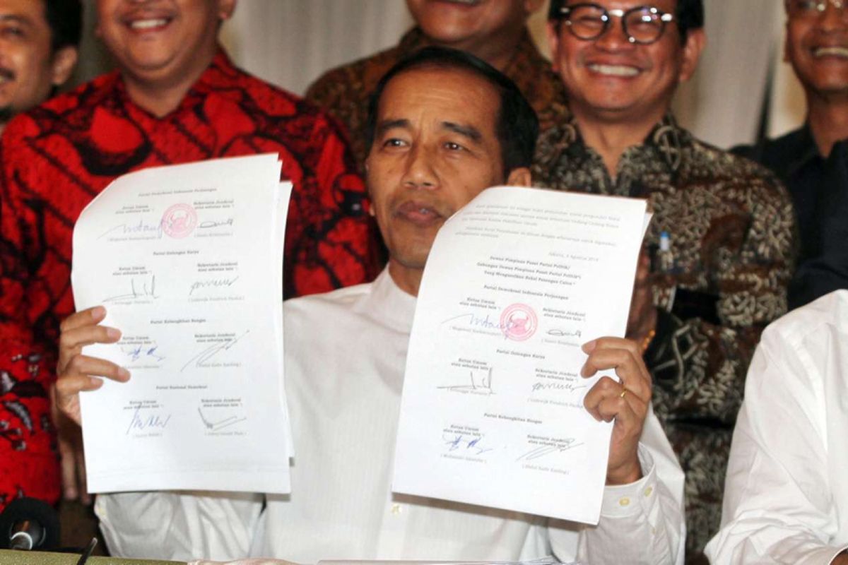 Presiden Joko Widodo mengumumkan Maaruf Amin sebagai pendampingnya damal pemilihan presiden 2018 didampingi pimpinan partai pengusung di Plataran Menteng, Jakarta Pusat, Kamis (9/8/2018) sore.