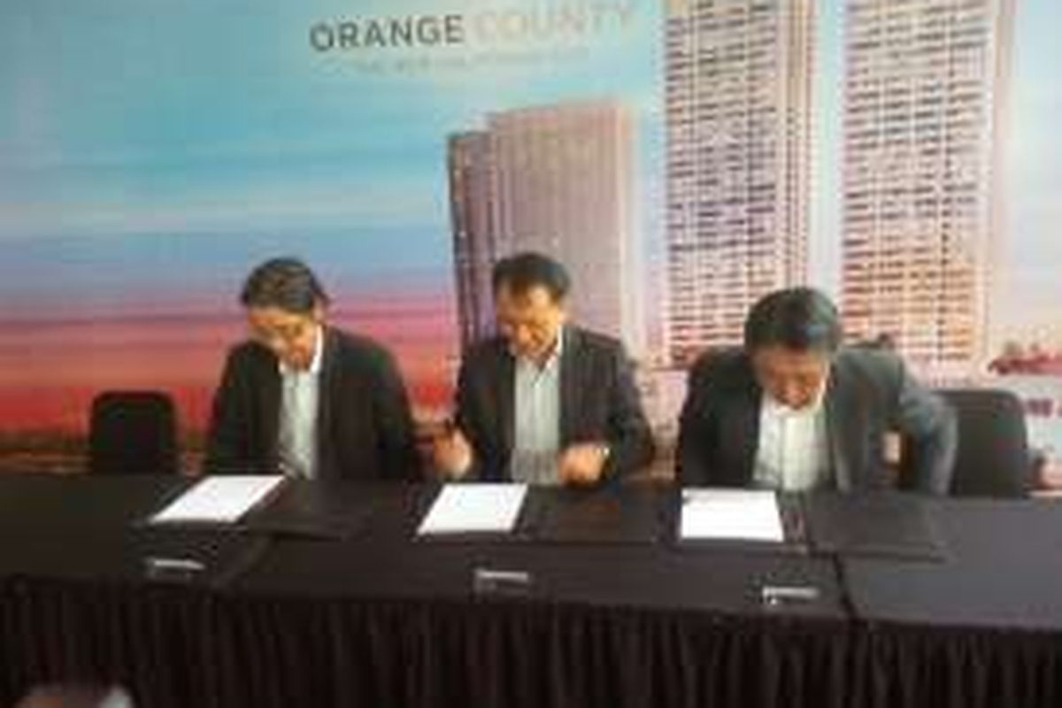 Penandatanganan kerjasama antara PT Lippo Cikarang Tbk dan Mitsubishi Corporation Indonesia dengan PT Kajima Indonesia untuk membangun apartemen di OrangeCounty, Rabu (7/9/2016).