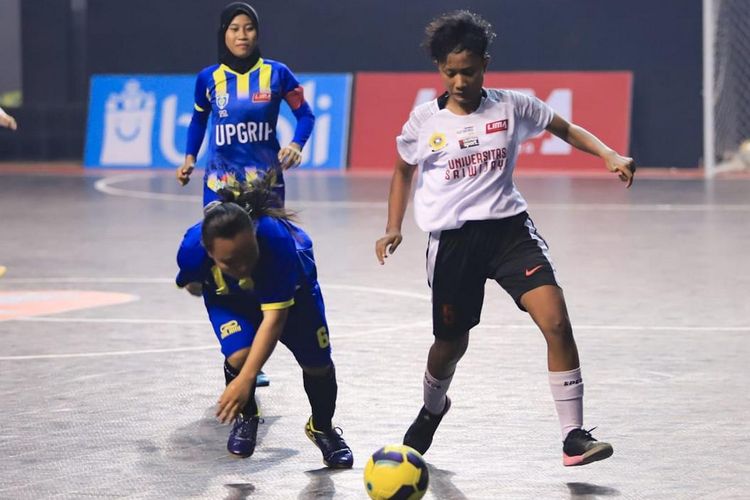 Tim Universitas Negeri Sriwijaya (Unsri) mendekati gelar juara pada Liga Mahasiswa Futsal Sumatra Conference Season 7, Rabu (23/10/2019), di Palembang, Sumatra Selatan.  
