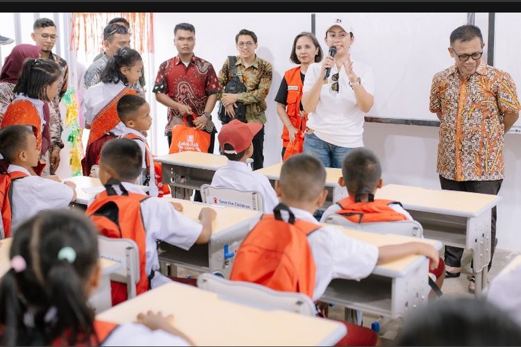 Dari Tenda Becek ke Ruang Belajar Layak, Anak Korban Banjir Sumatera Kembali Sekolah