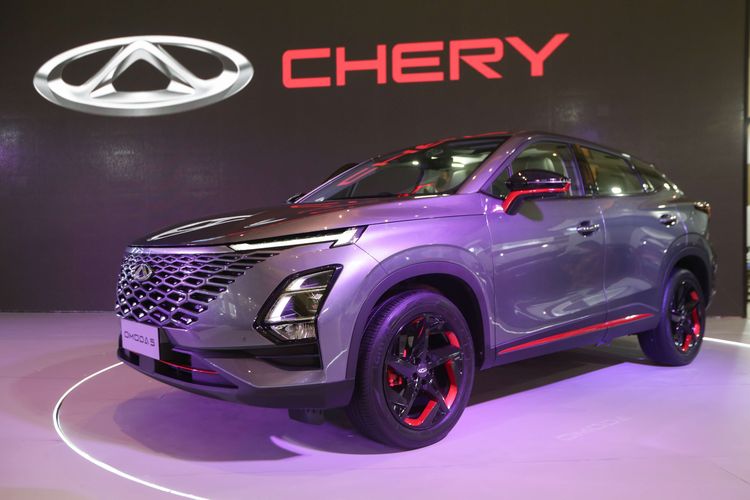 Chery Omoda 5 dipamerkan di ajang Indonesia International Motor Show (IIMS) 2023 di JIExpo, Kemayoran, Jakarta Pusat, Kamis (16/2/2023). Omoda 5 hadir dalam tiga varian yang masing-masing dibekali mesin berkubikasi 1.500 cc turbo.