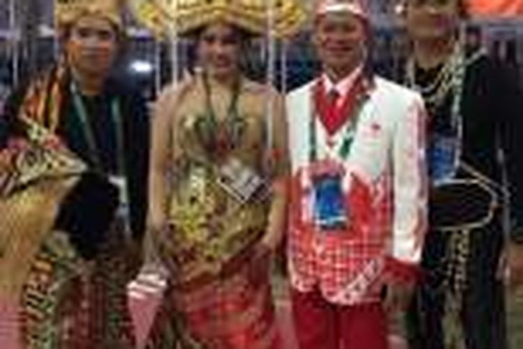 Penampilan Indonesia saat defile pada acara pembukaan Olimpiade Rio 2016, Jumat (5/8/2016), mendapat apresiasi dari publik. 