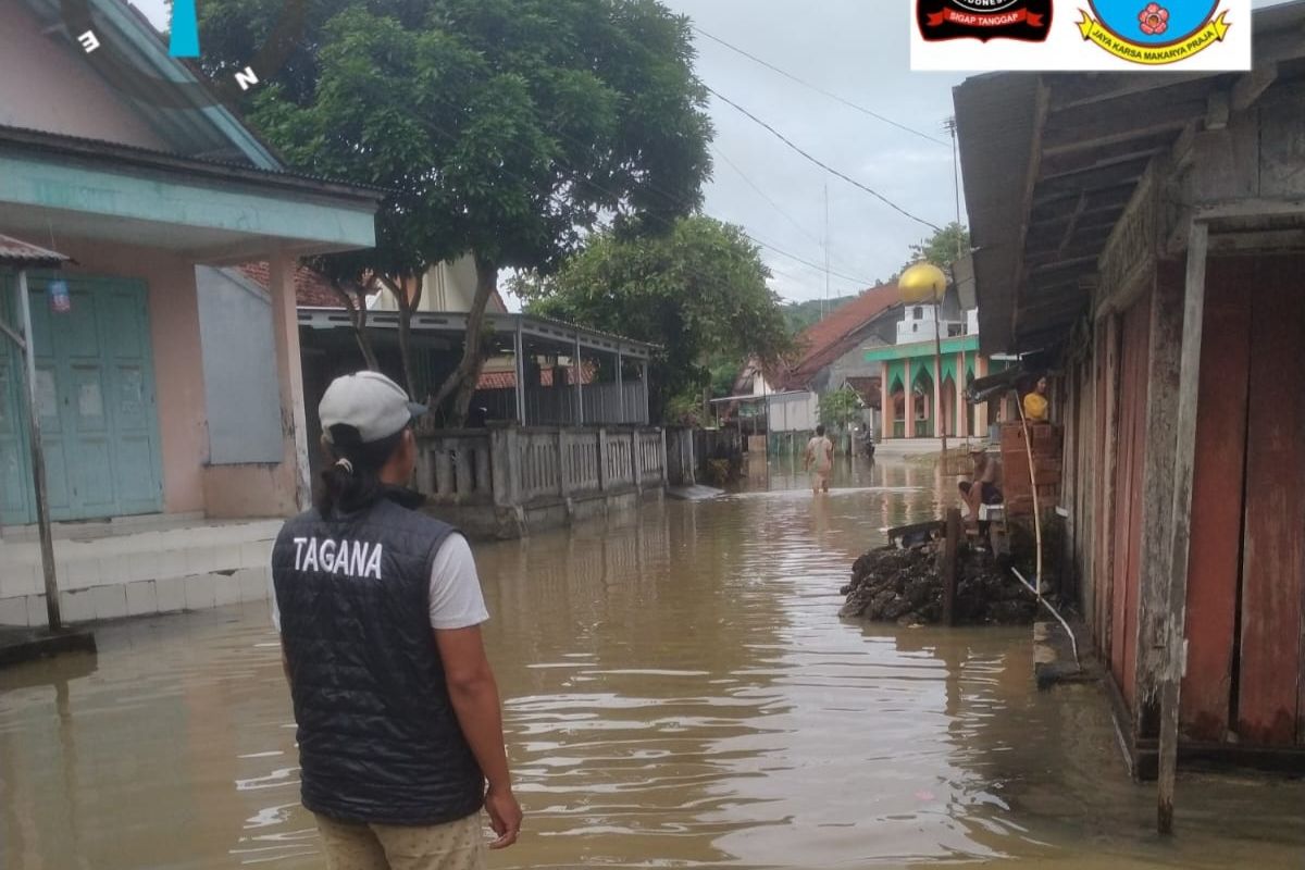 Permukiman di Kecamatan Kalipucang terendam air usai Sungai Citanduy meluap, Selasa (11/11/2035). Jawa Barat menjadi provinsi dengan potensi bencana hidrometeorologi tertinggi. Disusul kemudian, Jawa Tengah dan Jawa Timur.