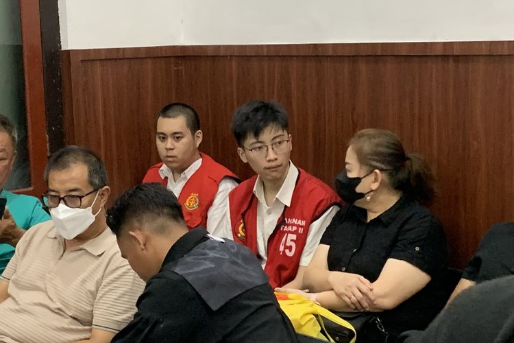 Rayakan Valentine di Klub Malam Surabaya, 2 Pemuda Diadili karena Keroyok Pengunjung