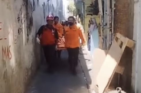 Seorang Kakek Ditemukan Meninggal di Atap Rumahnya