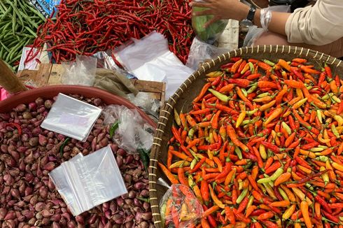 Kurang Pasokan Bikin Harga Cabai Melonjak di Pasar Serpong Tangsel