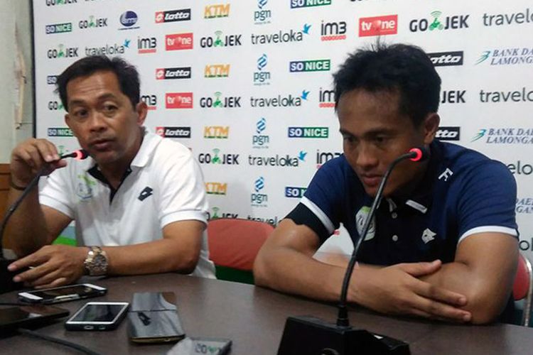 Ferdiansyah (kanan) saat masih memperkuat Persela Lamongan di Liga 1 musim 2017.