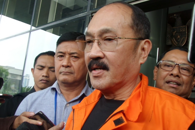 Advokat Fredrich Yunadi ditahan KPK usai menjalani pemeriksaan sebagai tersangka dugaan menghalangi dan merintangi penyidikan kasus e-KTP di gedung KPK, Jakarta, Sabtu (13/1/2018)