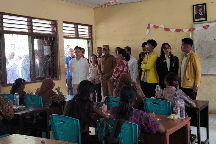 Ruang Kelas Gelap, Wapres Gibran Minta Staf Beli Lampu untuk SMPN 1 Ende