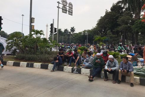 Demo di Depan Istana, Massa Tak Disiplin Pakai Masker