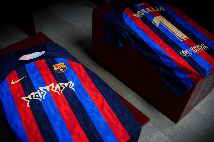 Barcelona akan menggunakan jersey spesial untuk laga El Clasico kontra Real Madrid dalam rangkaian pekan ke-26 Liga Spanyol 2022-2023 di Spotify Camp Nou, Barcelona pada Senin (20/3/2023) dini hari WIB.