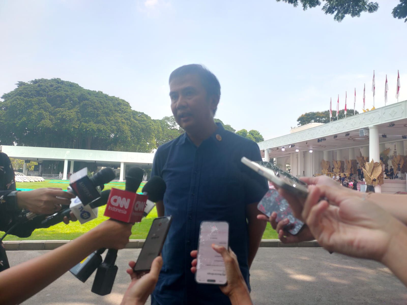 Jokowi Tunjuk Deputi Protokol Istana Bey Machmudin Jadi Pj Gubernur Jawa Barat