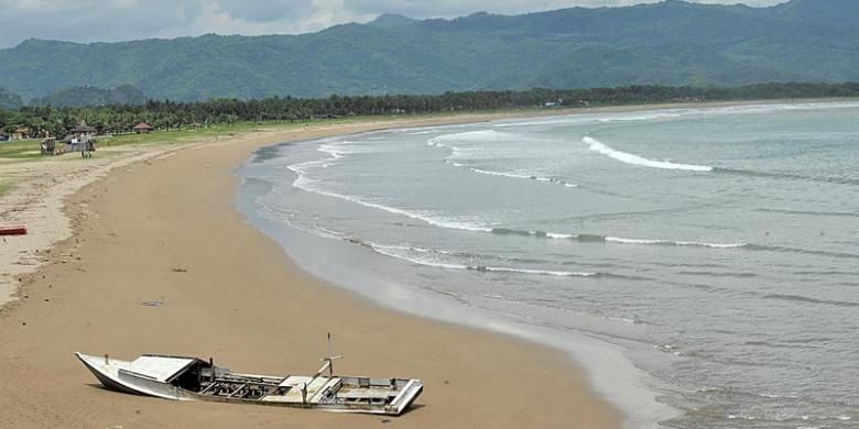 Pantai Soge di Pacitan, Jawa Timur.