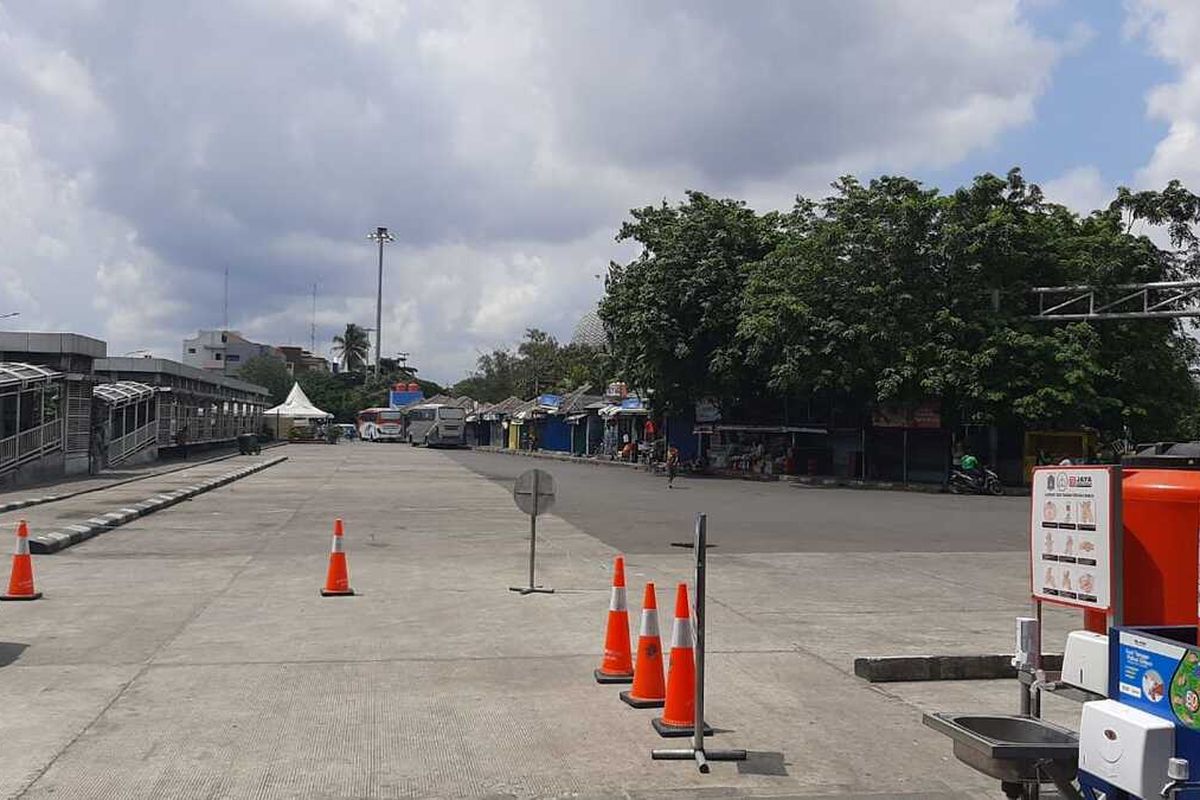 kondisi terminal Tanjung Priok setelah pemberlakuan larangan mudik, Jumat (24/4/2020)