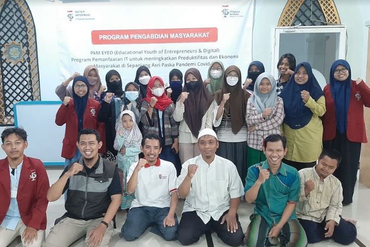 Program pelatihan digitalisasi oleh ITTelkom di Surabaya (05/2022)
