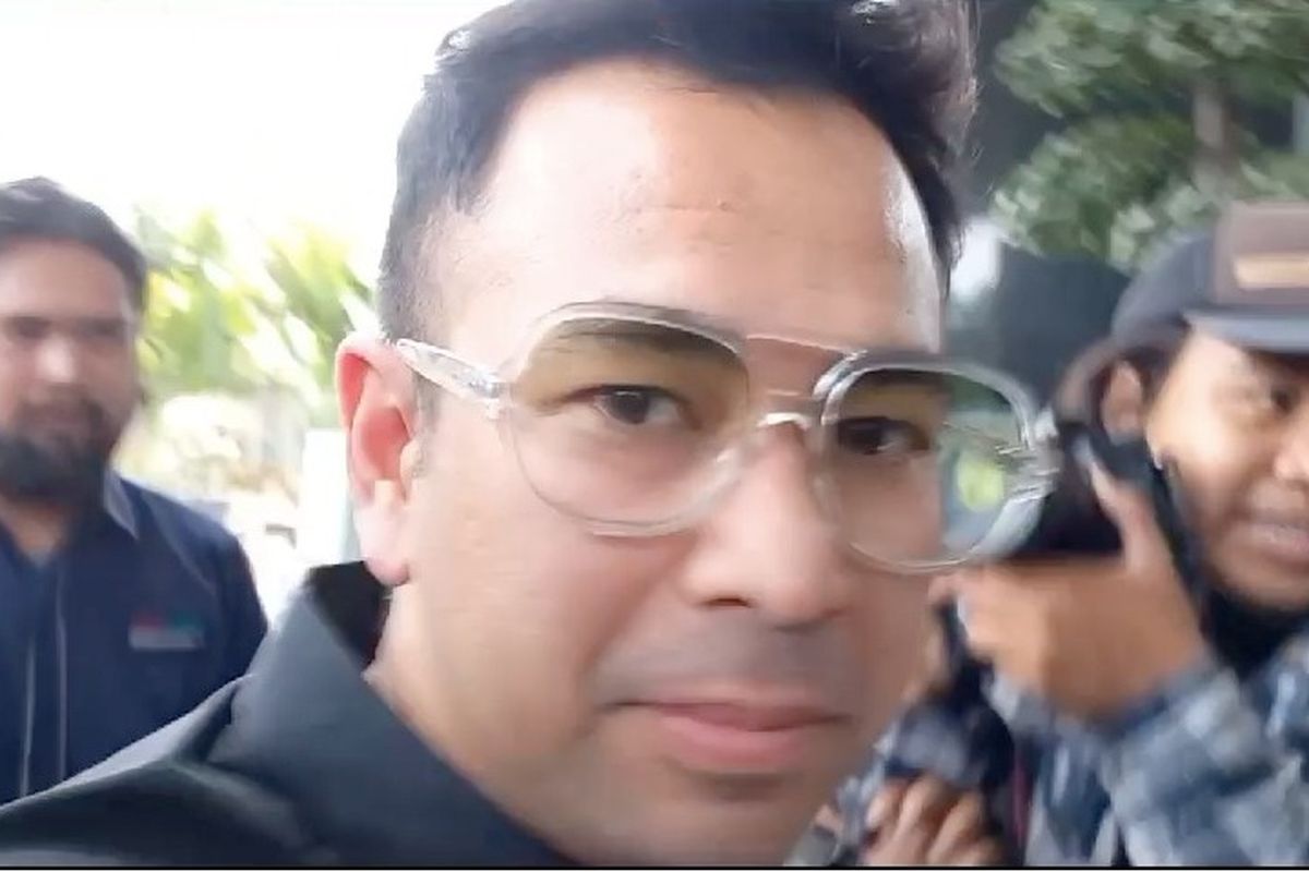 Artis dan pemilik Rans Management Raffi Ahmad mendatangi Gedung Merah Putih Komisi Pemberantasan Korupsi (KPK) hari ini, Selasa (26/9/2023).