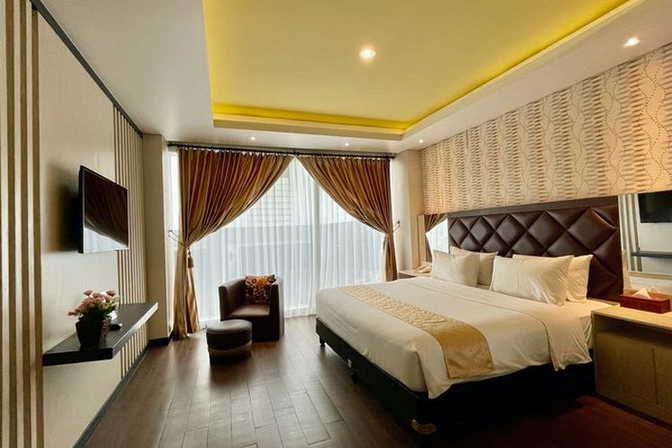 Kamar tipe Suite di Grand Vilia Hotel, Kecamatan Kei Kecil, Pulau Kei Kecil, Kepulauan Kei, Kabupaten Maluku Tenggara.