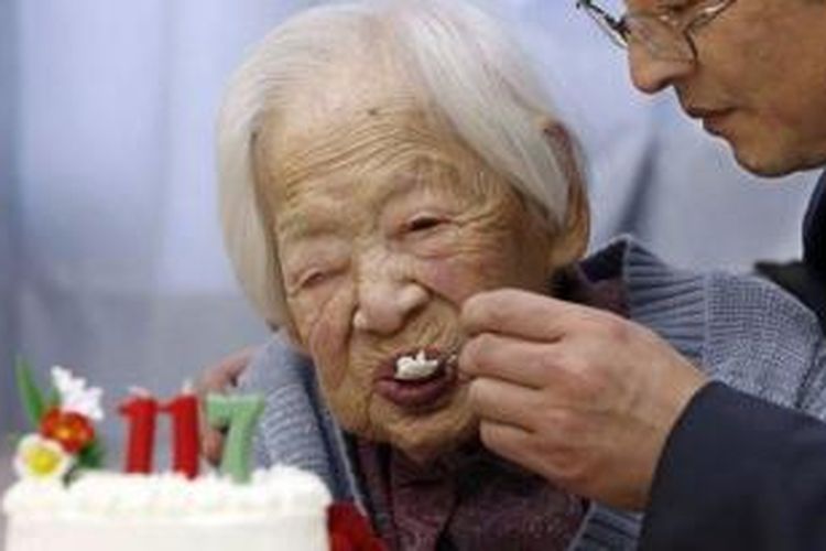 Misao Okawa dalam perayaan ulang tahunnya ke-117 Maret 2015 lalu di Jepang.