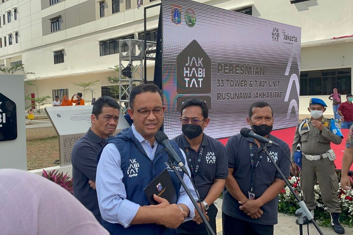 Gubernur DKI Jakarta Anies Baswedan saat konferensi pers setelah meresmikan pembangunan rumah susun sewa (rusunawa) di Penjaringan, Jakarta Utara, Rabu (18/8/2022).