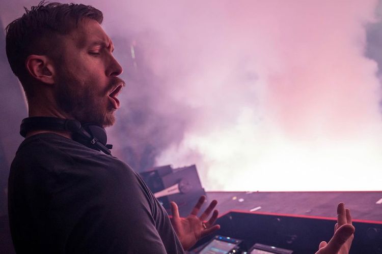 DJ dan Produser musik asal Skotlandia, Calvin Harris