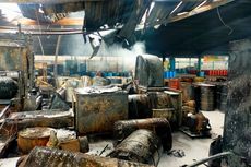 Gudang Bahan Kimia Terbakar di Cengkarang, Satu Pekerja Alami Luka Bakar